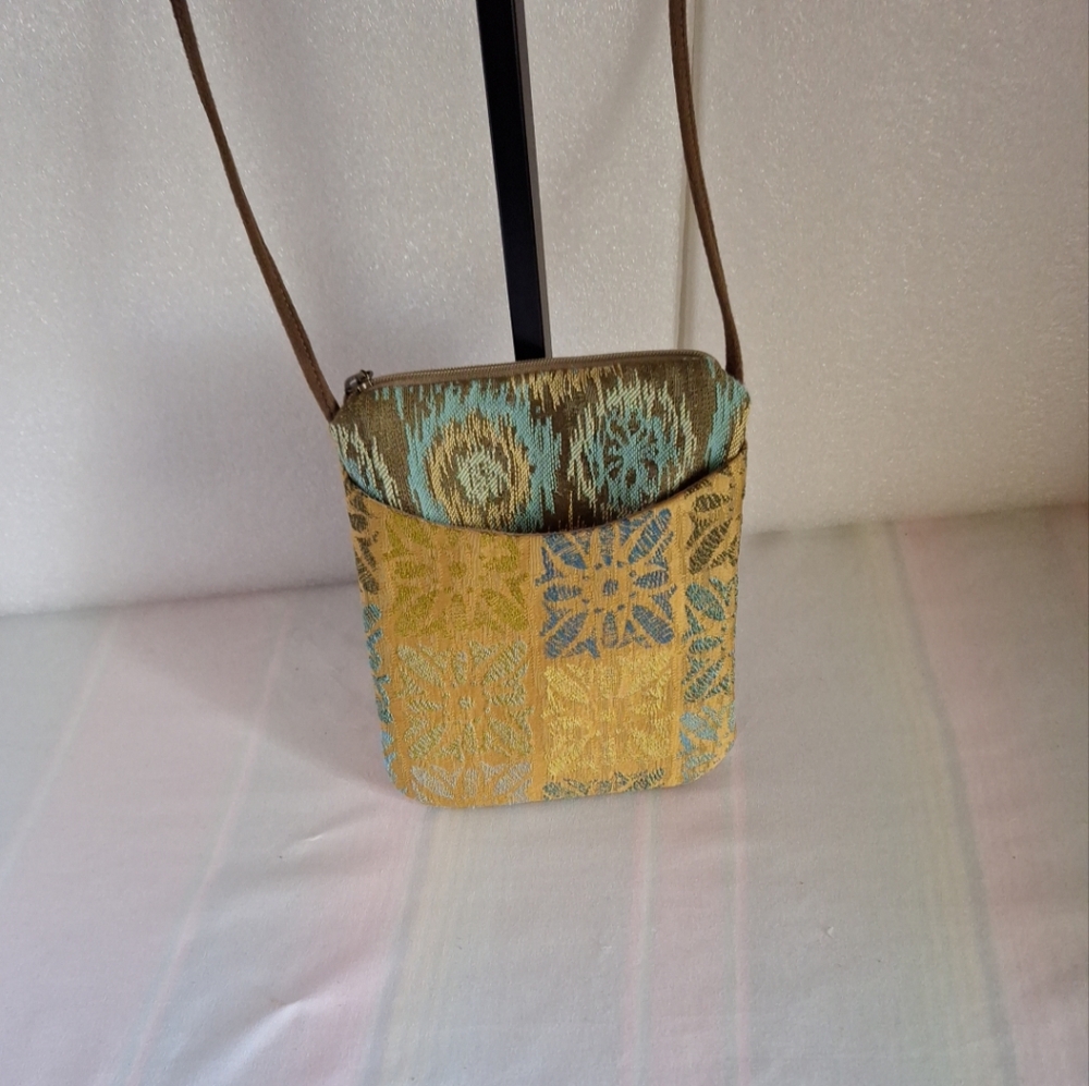 Maruca Cupcake Crossbody Purse / Small bag - Picture 16 of 16